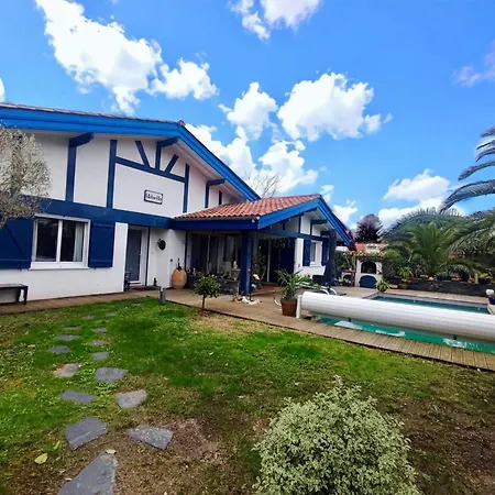 Villa Anglet, 6 Pieces, 6 Personnes - Fr-1-239-1011 *